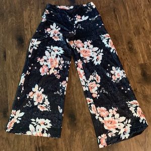 Arolina wide leg, stretchy pants